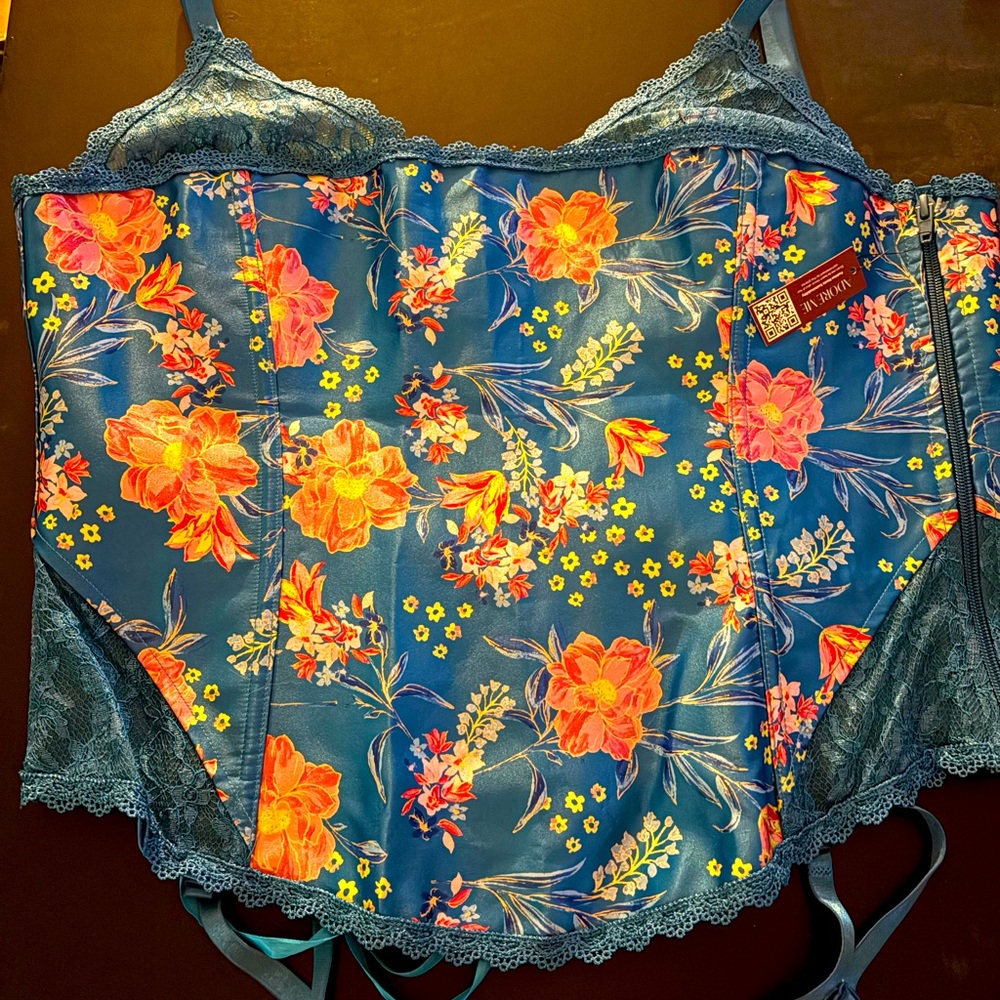 Adore Me Zoie Floral Corset New with Tags. 
Size 1x
